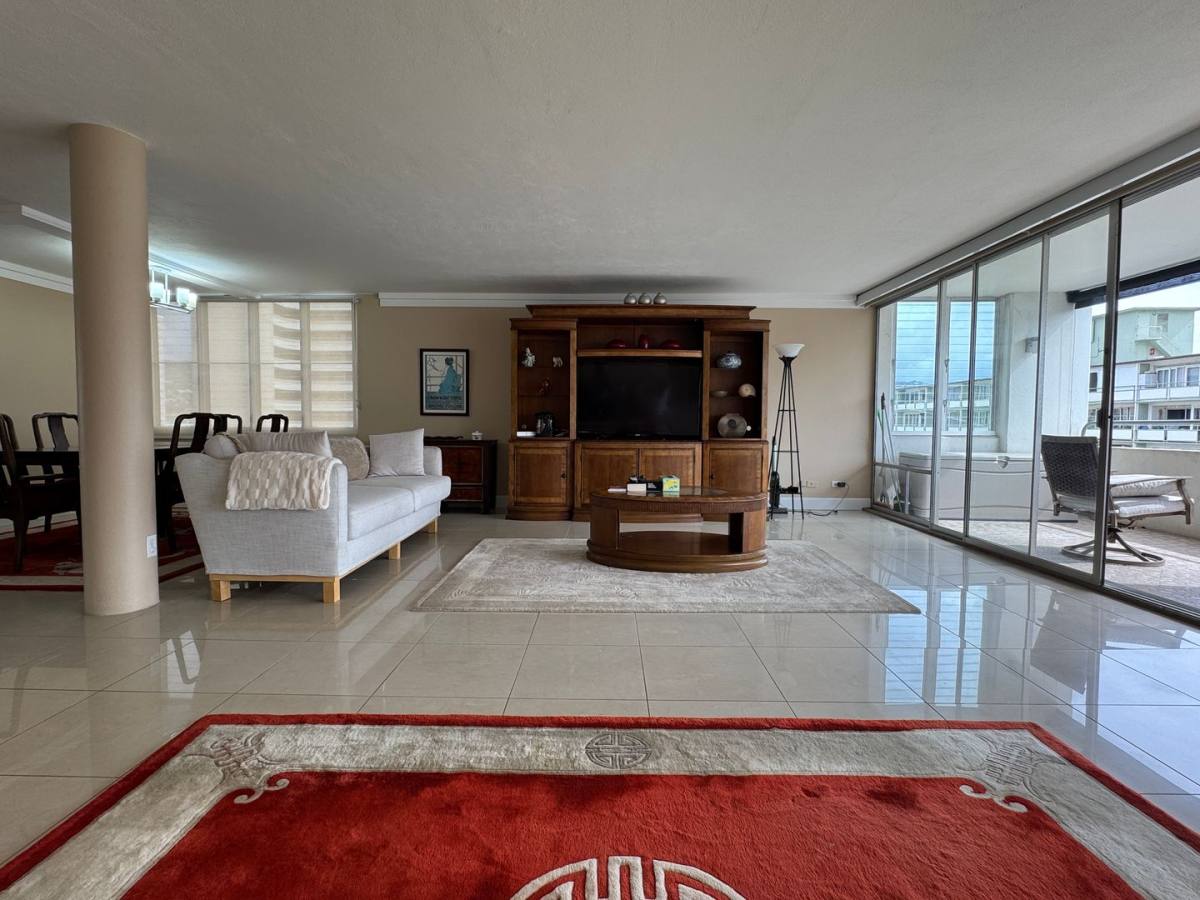 Condo for rent at 430 Kaiolu St, Honolulu, HI 96815