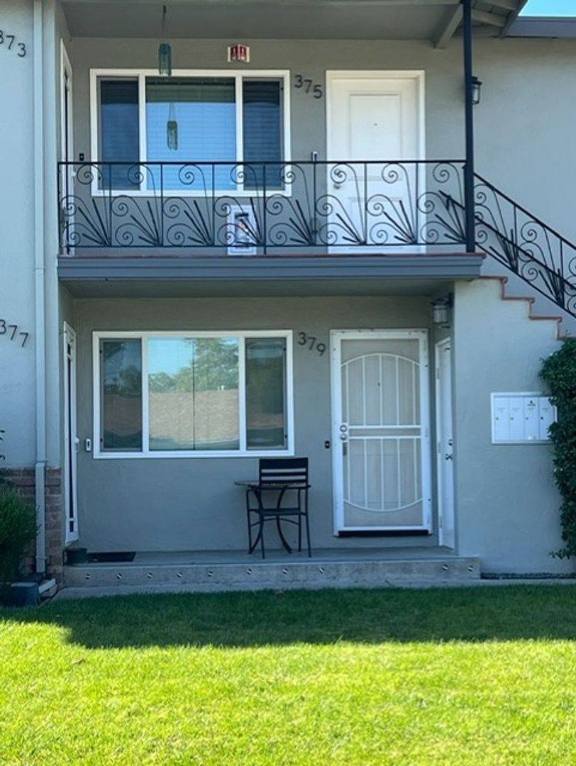 Apartment for rent at 373-379 Kuehnis Dr, Campbell, CA 95008