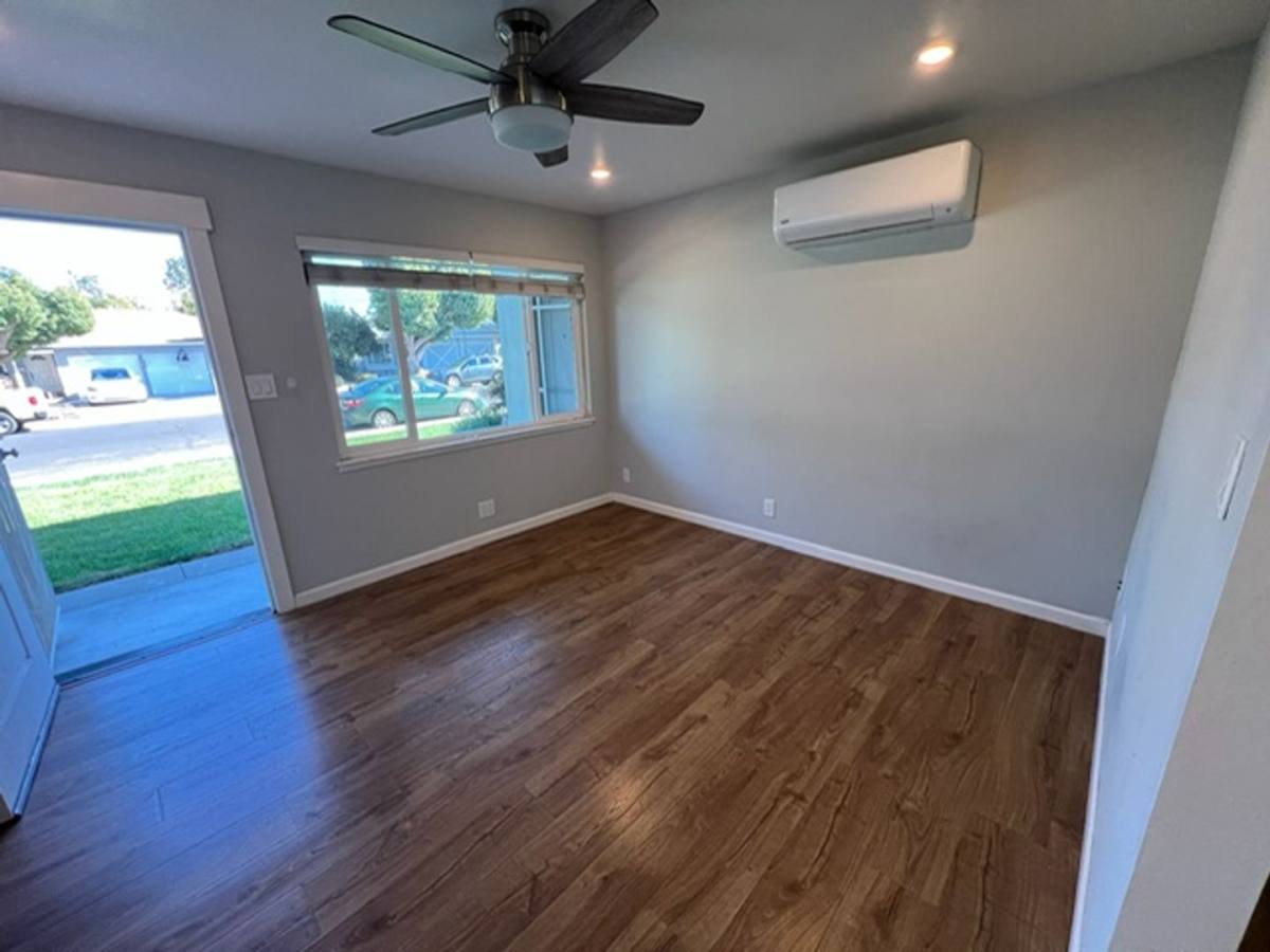 Apartment for rent at 373-379 Kuehnis Dr, Campbell, CA 95008