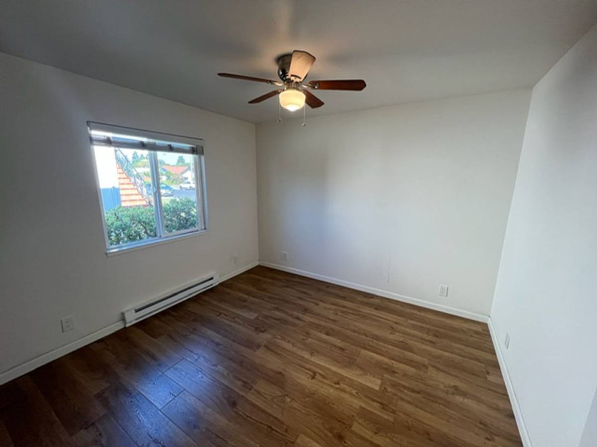 Apartment for rent at 373-379 Kuehnis Dr, Campbell, CA 95008