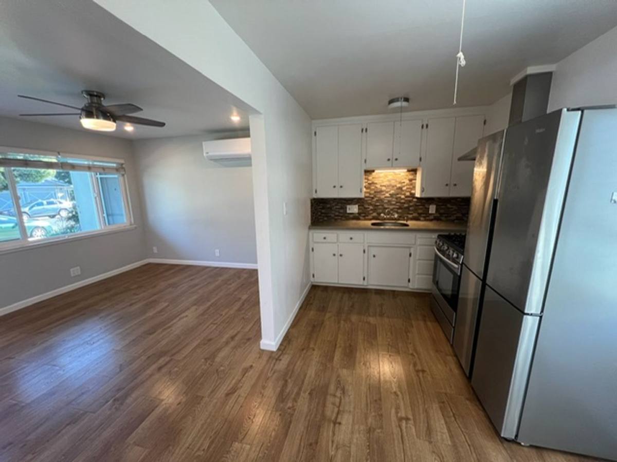 Apartment for rent at 373-379 Kuehnis Dr, Campbell, CA 95008