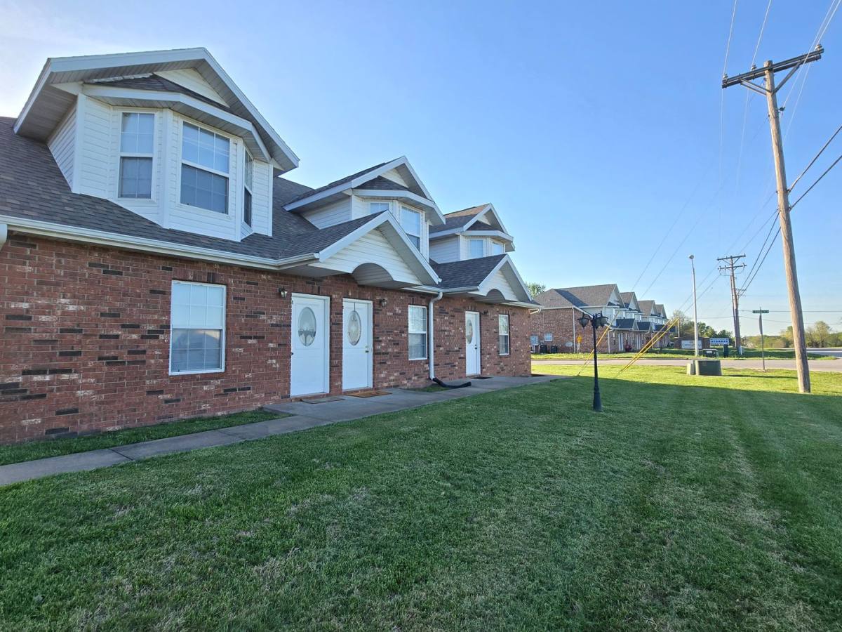 Townhouse for rent at 1401 Frosty Dr, Ozark, MO 65721