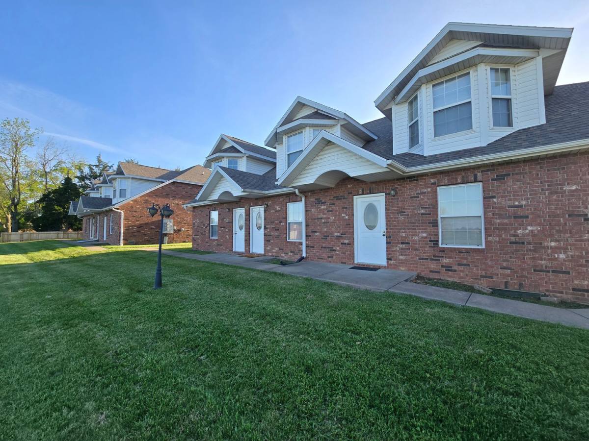 Townhouse for rent at 1401 Frosty Dr, Ozark, MO 65721