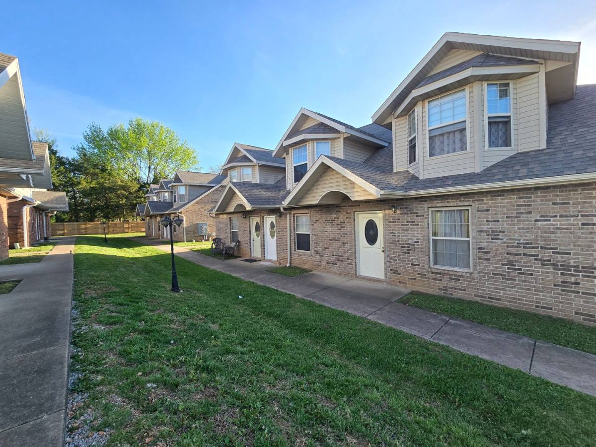 Townhouse for rent at 1401 Frosty Dr, Ozark, MO 65721