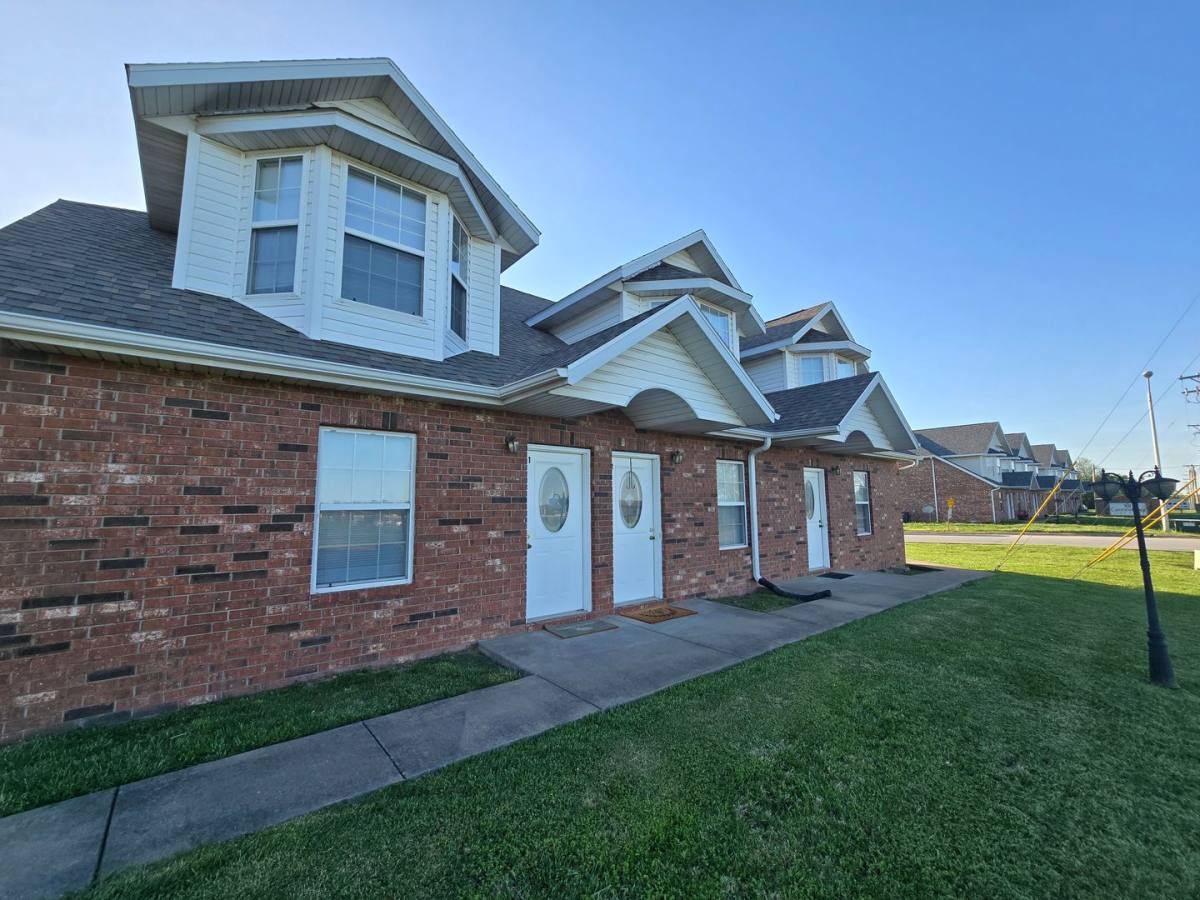 Townhouse for rent at 1401 Frosty Dr, Ozark, MO 65721