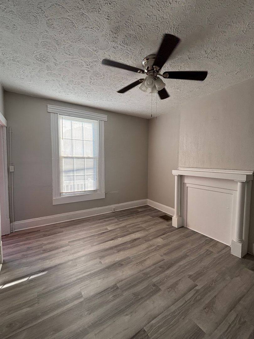 Apartment for rent at 850-852 E Livingston Ave, Columbus, OH 43205