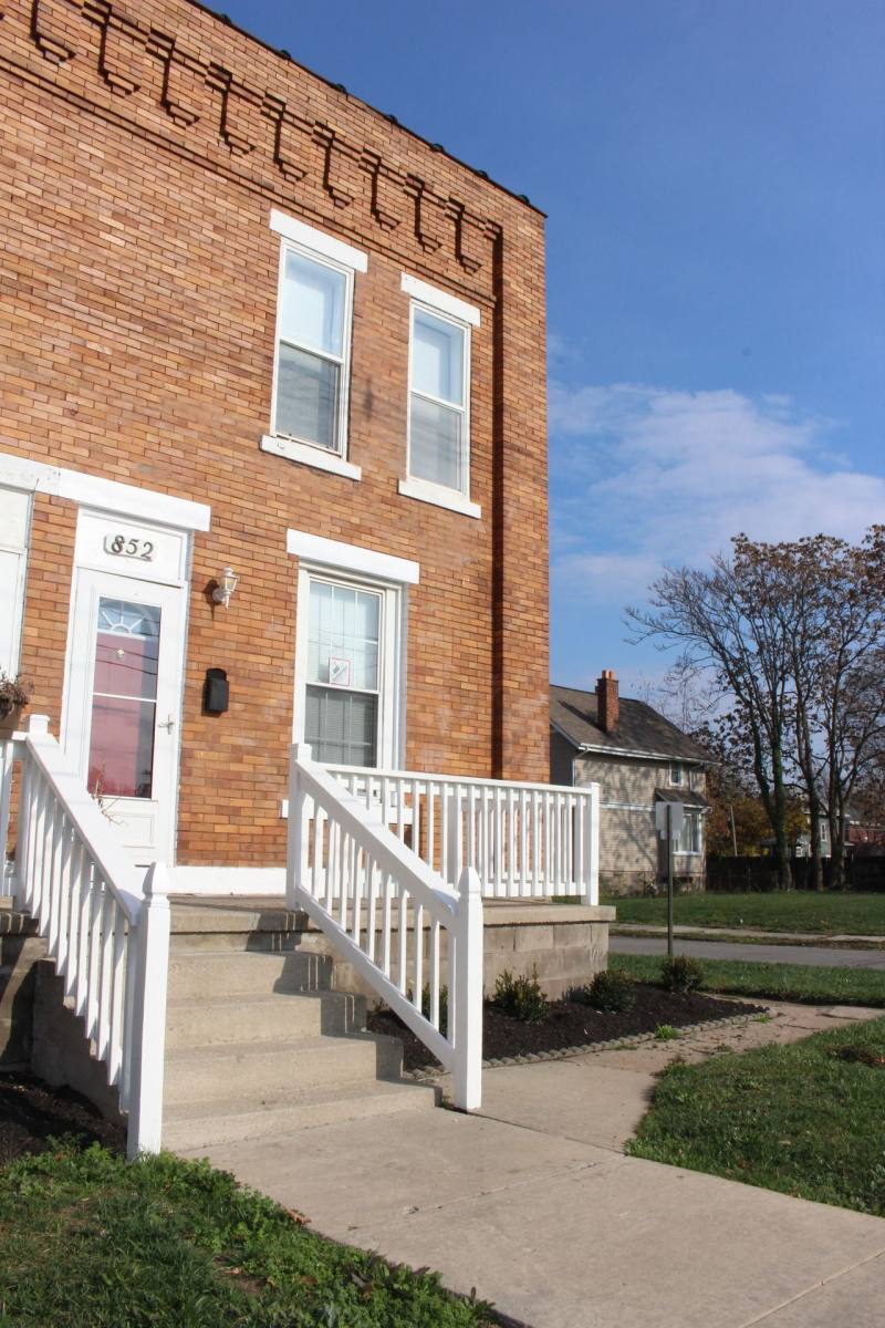 Apartment for rent at 850-852 E Livingston Ave, Columbus, OH 43205