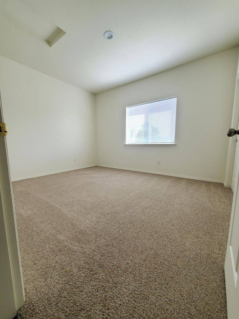 Apartment for rent at 900 Aaron Dr, Richland, WA 99352