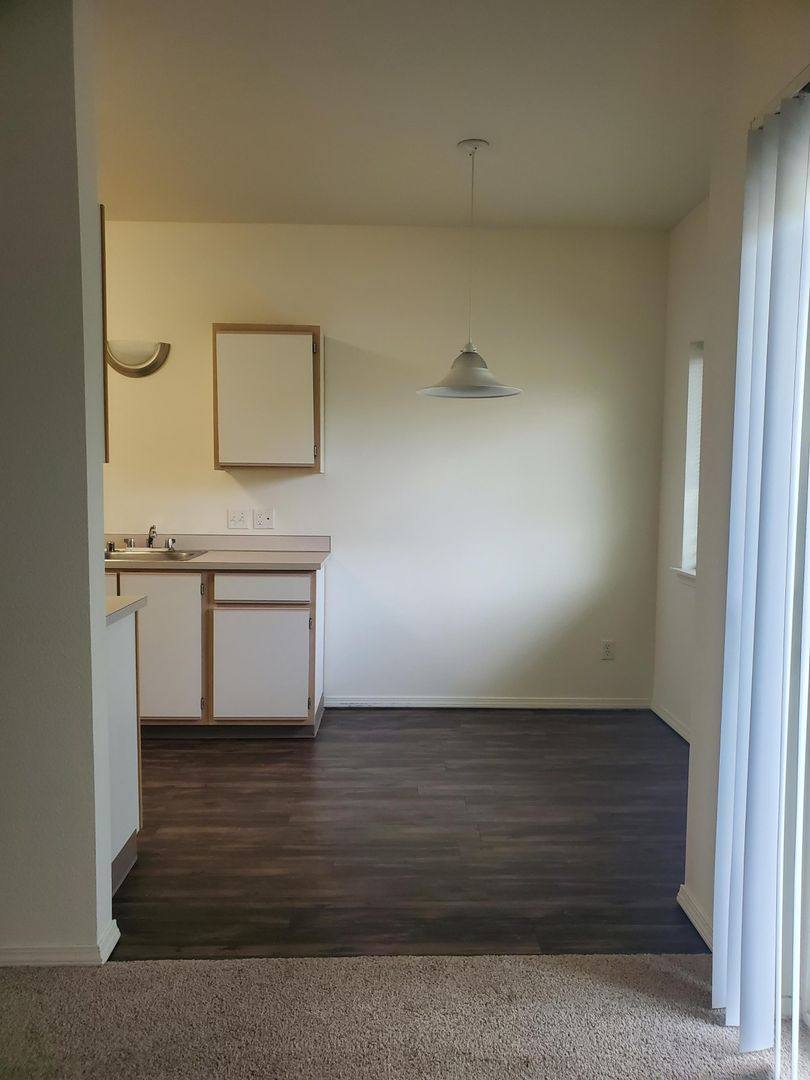 Apartment for rent at 900 Aaron Dr, Richland, WA 99352