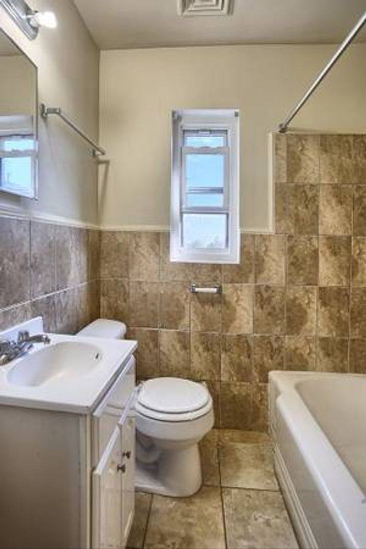 Apartment for rent at 2417 Thomas St, Harrisburg, PA 17103
