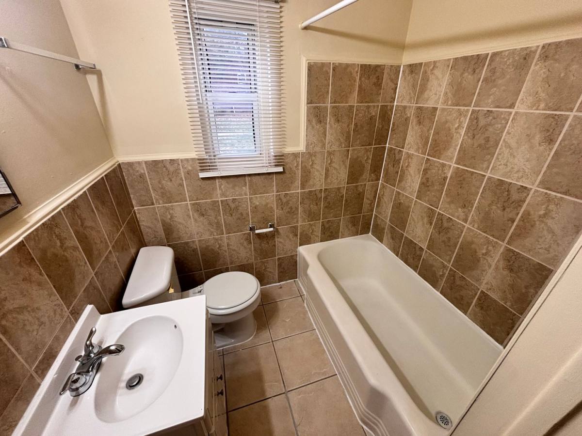 Apartment for rent at 2417 Thomas St, Harrisburg, PA 17103