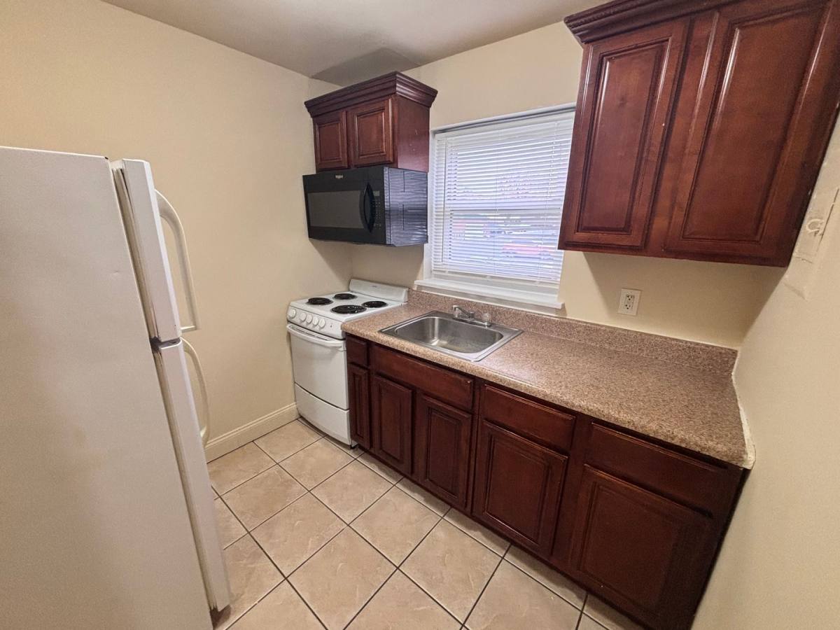 Apartment for rent at 2417 Thomas St, Harrisburg, PA 17103