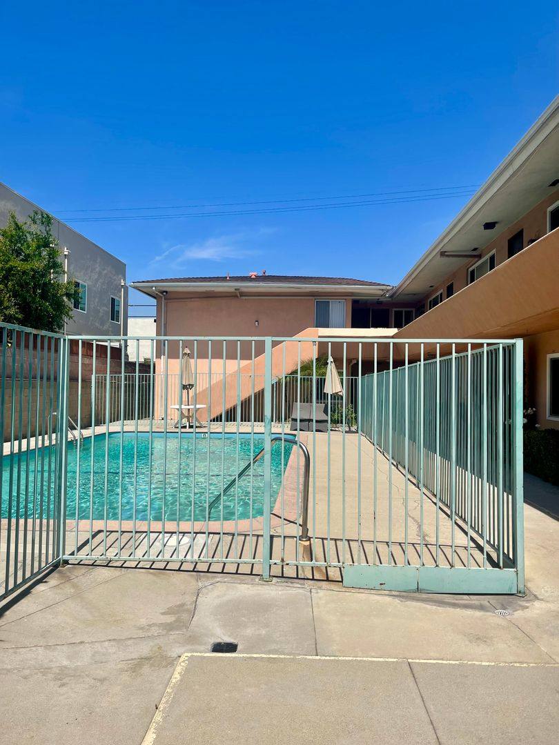 Apartment for rent at 1137 & 1139 W Duarte Rd, Arcadia, CA 91007