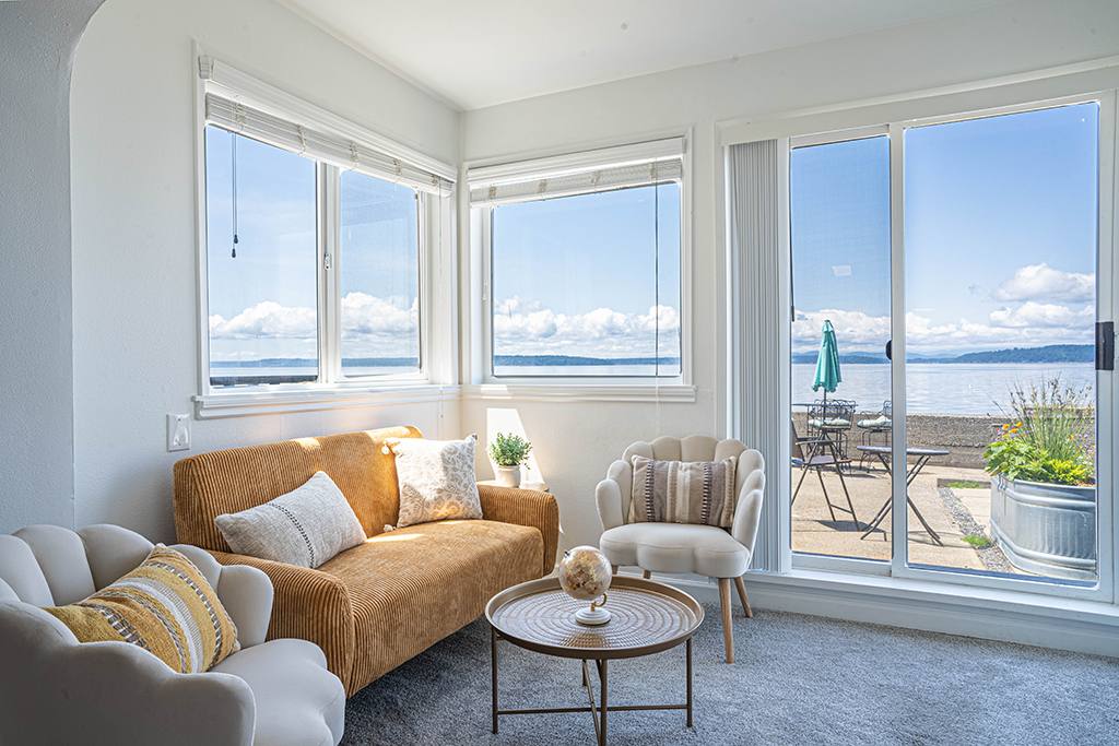 Apartment for rent at 4027 Beach Dr SW #1, Seattle, WA 98116