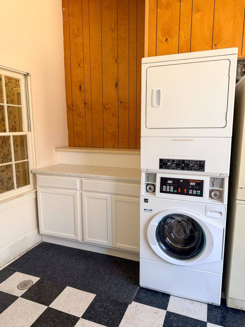 Apartment for rent at 210 E Thach Ave, Auburn, AL 36830