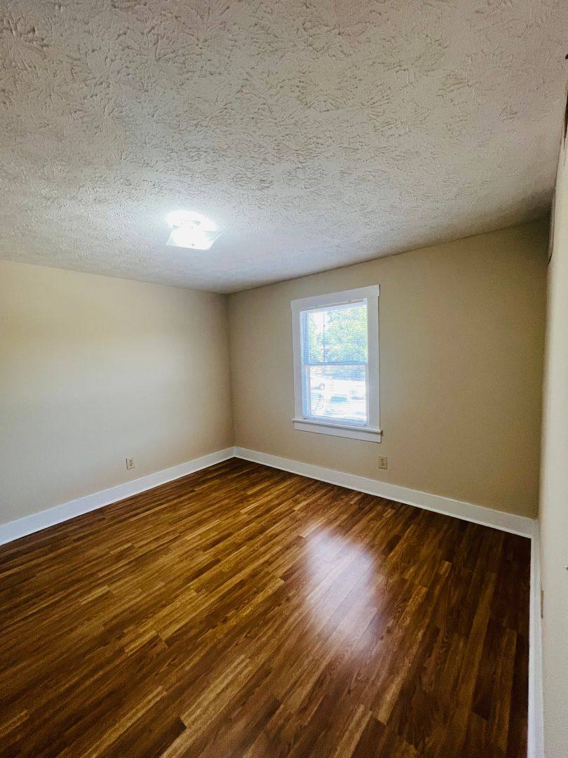 Apartment for rent at 210 E Thach Ave, Auburn, AL 36830