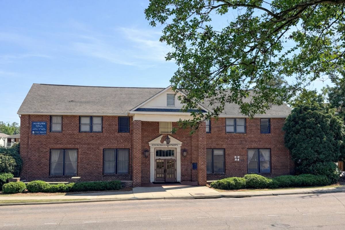 Apartment for rent at 210 E Thach Ave, Auburn, AL 36830