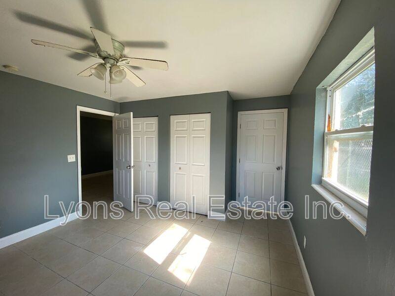 Apartment for rent at 40 Willis Rd #1, North Fort Myers, FL 33917