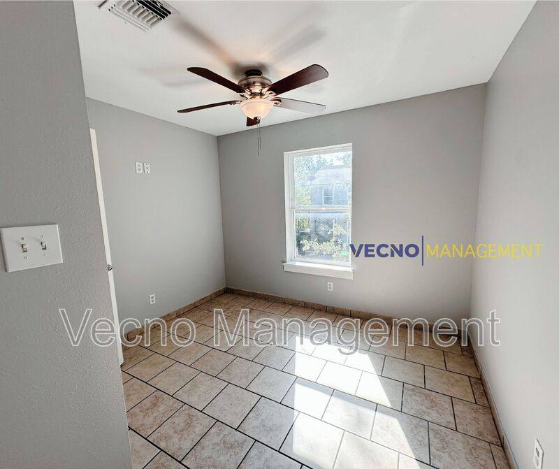 Apartment for rent at 302 Cooper St #201, San Antonio, TX 78210