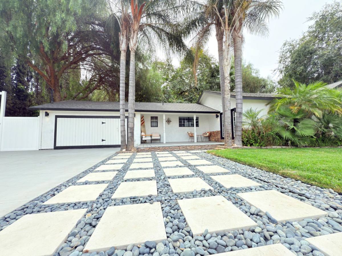 House for rent at 9501 Clybourn Ave, Sun Valley, CA 91352