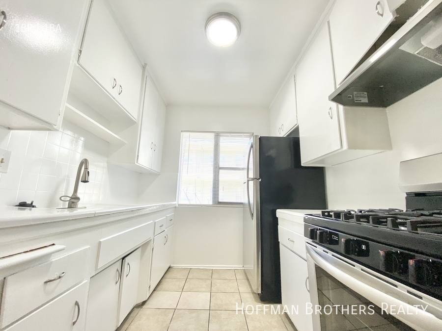 Apartment for rent at 3956 Stevely Ave #6, Los Angeles, CA 90008