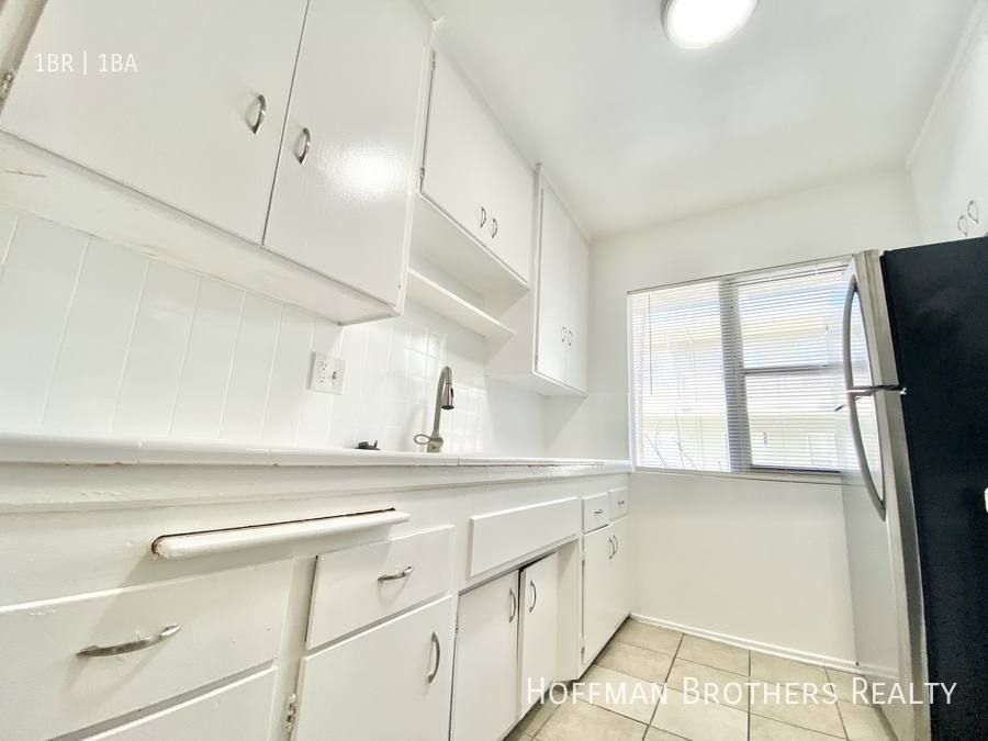 Apartment for rent at 3956 Stevely Ave #6, Los Angeles, CA 90008