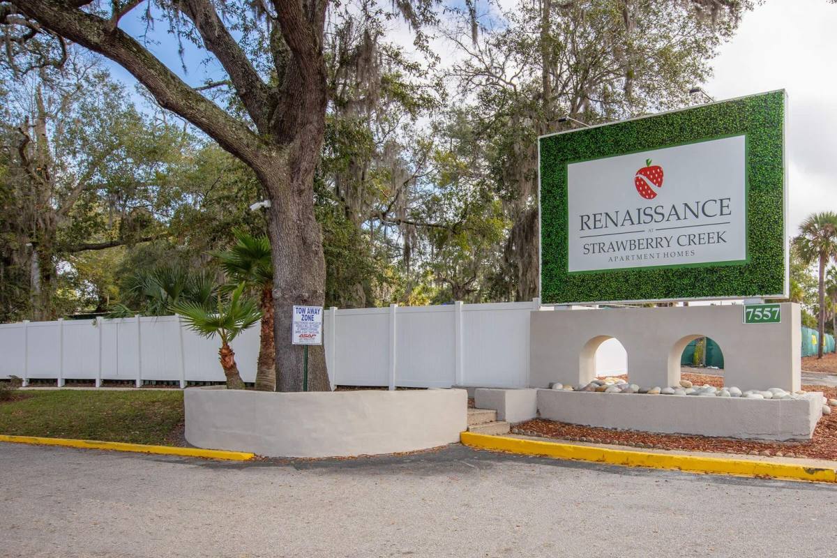 Apartment for rent at 7557 Arlington Expressway, Jacksonville, FL 32211