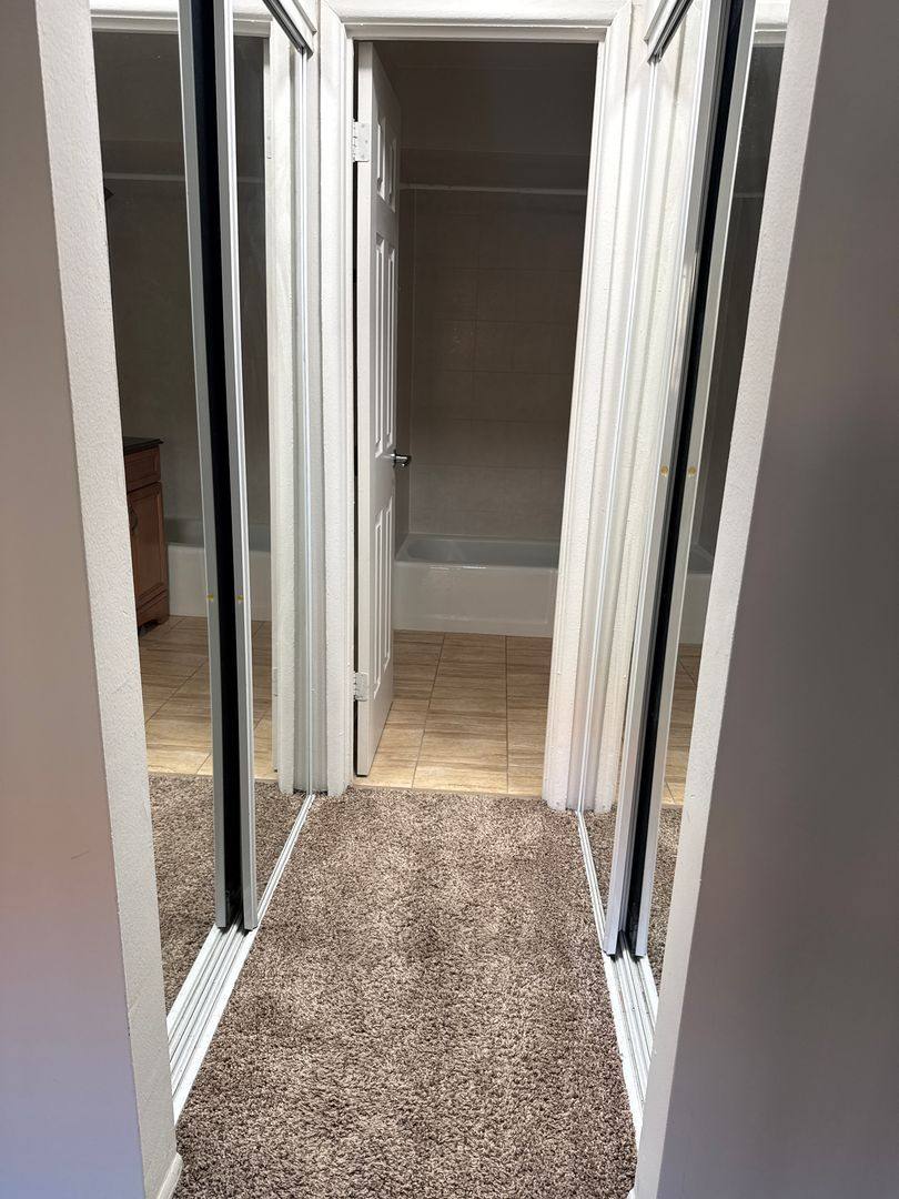 Apartment for rent at 2121 S Wolf Rd, Hillside, IL 60162