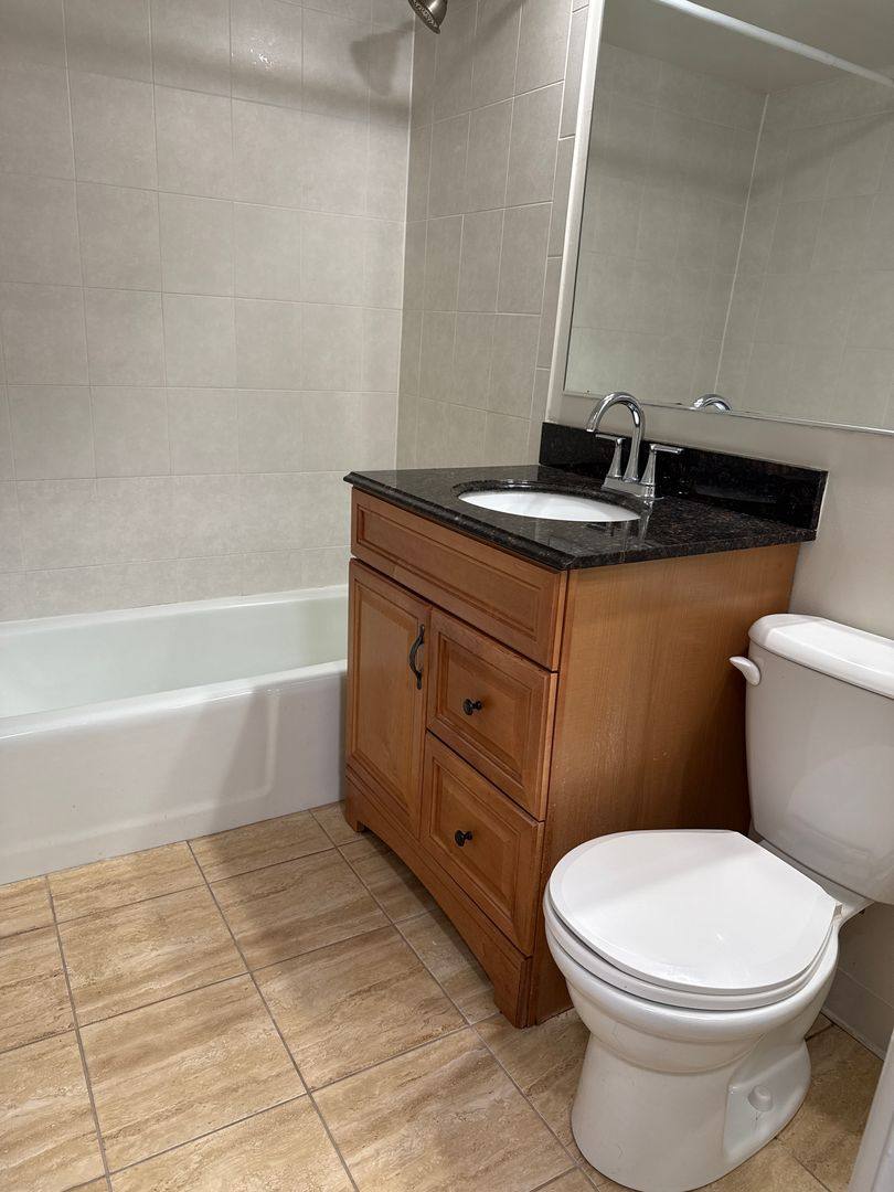 Apartment for rent at 2121 S Wolf Rd, Hillside, IL 60162