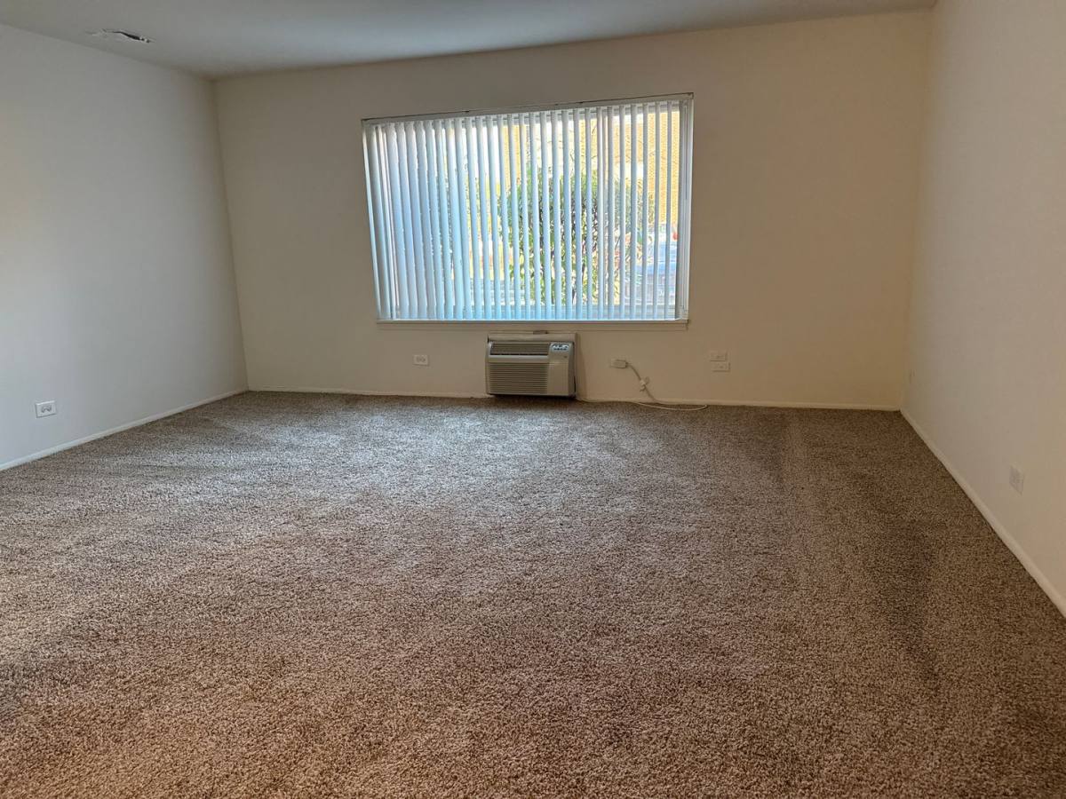 Apartment for rent at 2121 S Wolf Rd, Hillside, IL 60162