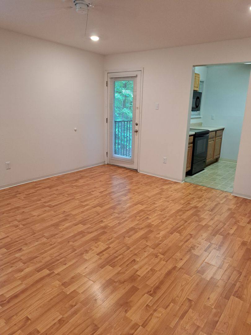 Apartment for rent at 100 Bent Oak Dr, Lake Saint Louis, MO 63367