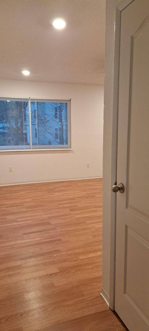 Apartment for rent at 100 Bent Oak Dr, Lake Saint Louis, MO 63367