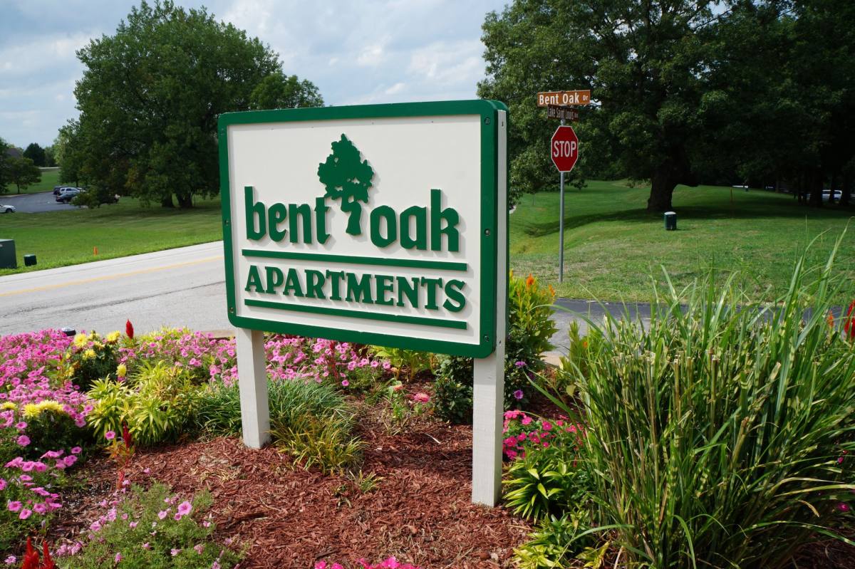 Apartment for rent at 100 Bent Oak Dr, Lake Saint Louis, MO 63367