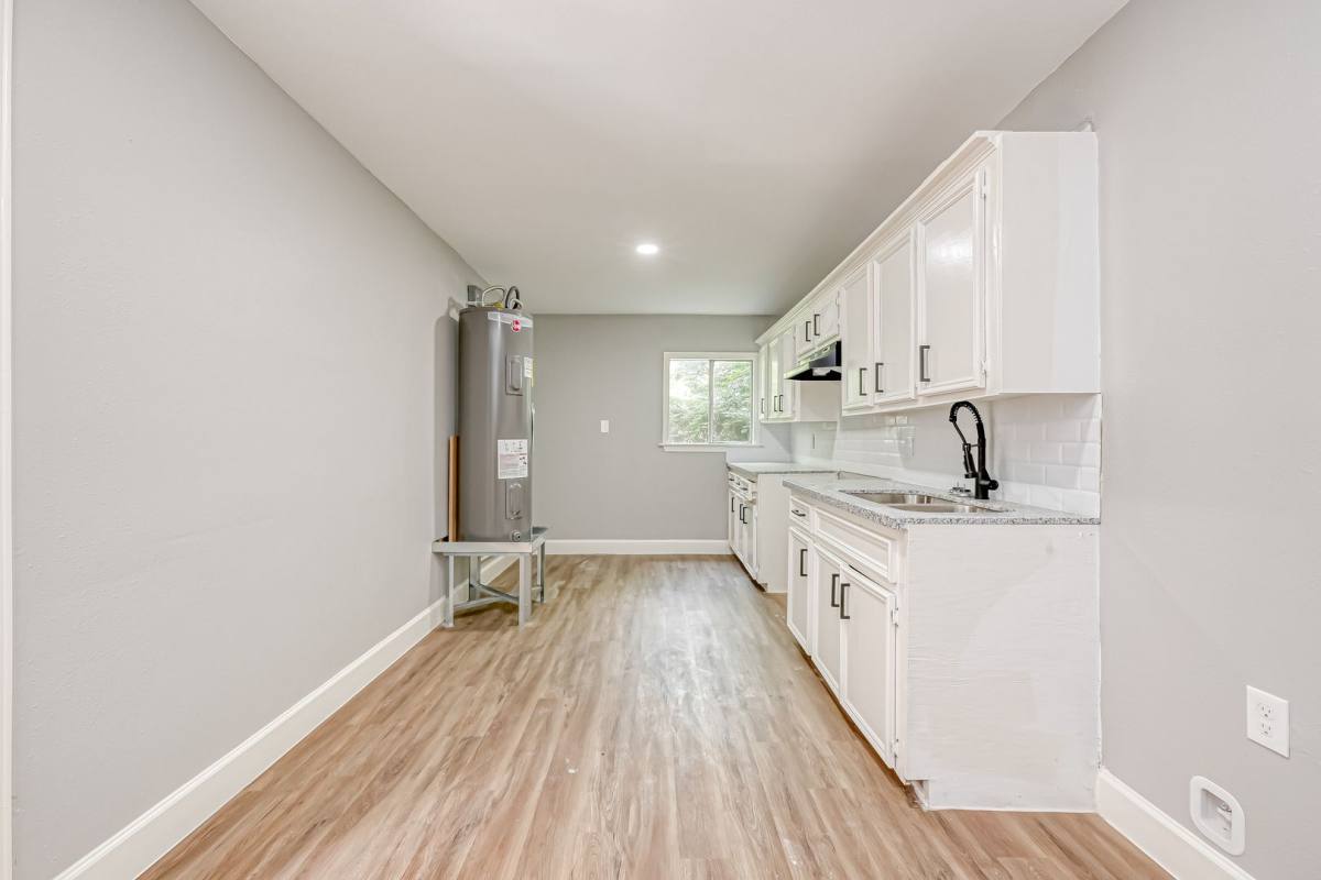 Apartment for rent at 6715 Victoria St, Houston, TX 77020