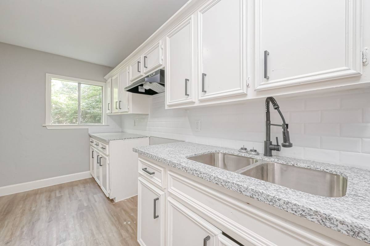 Apartment for rent at 6715 Victoria St, Houston, TX 77020
