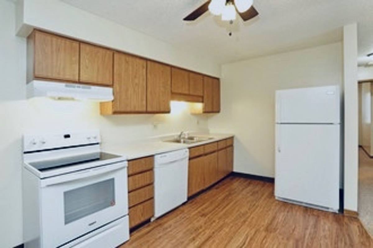 Apartment for rent at 1020 Ashworth Rd, West Des Moines, IA 50265