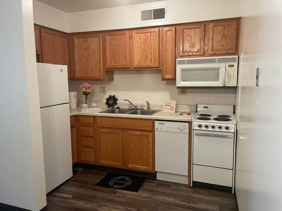Apartment for rent at 1020 Ashworth Rd, West Des Moines, IA 50265
