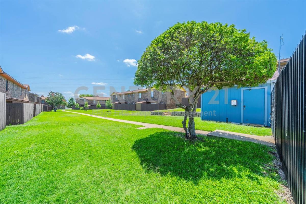 Condo for rent at 929 Vedral Place, Cedar Hill, TX 75104