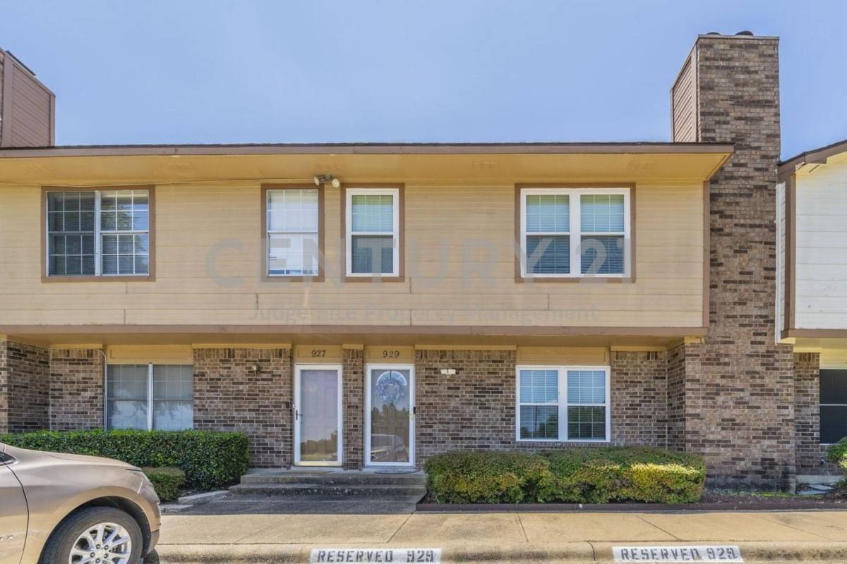Condo for rent at 929 Vedral Place, Cedar Hill, TX 75104