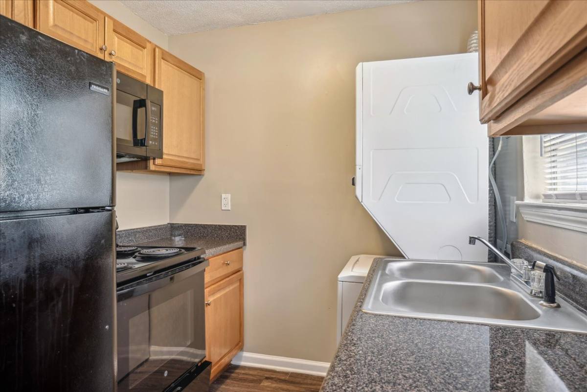 Townhouse for rent at 1500 E Shelby Dr, Memphis, TN 38116