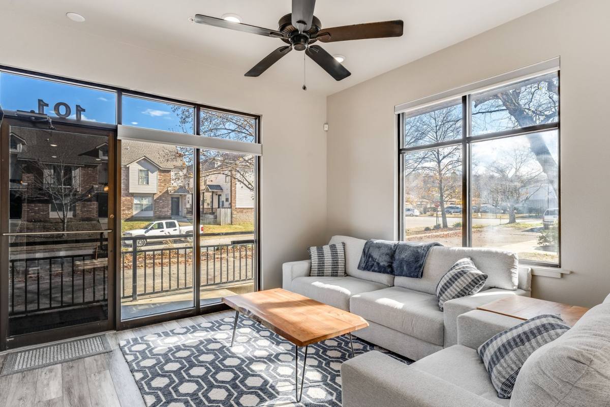 Apartment for rent at 1723 N Chestnut Ave, Fayetteville, AR 72703