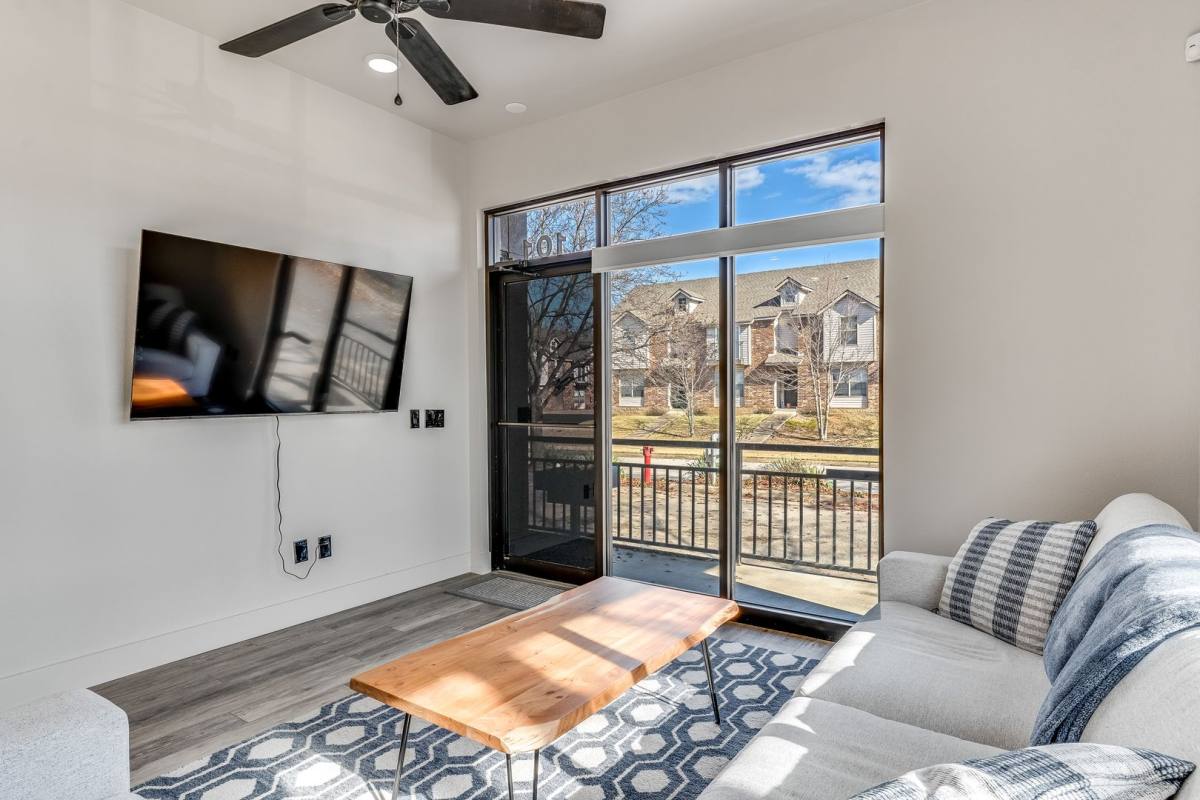 Apartment for rent at 1723 N Chestnut Ave, Fayetteville, AR 72703