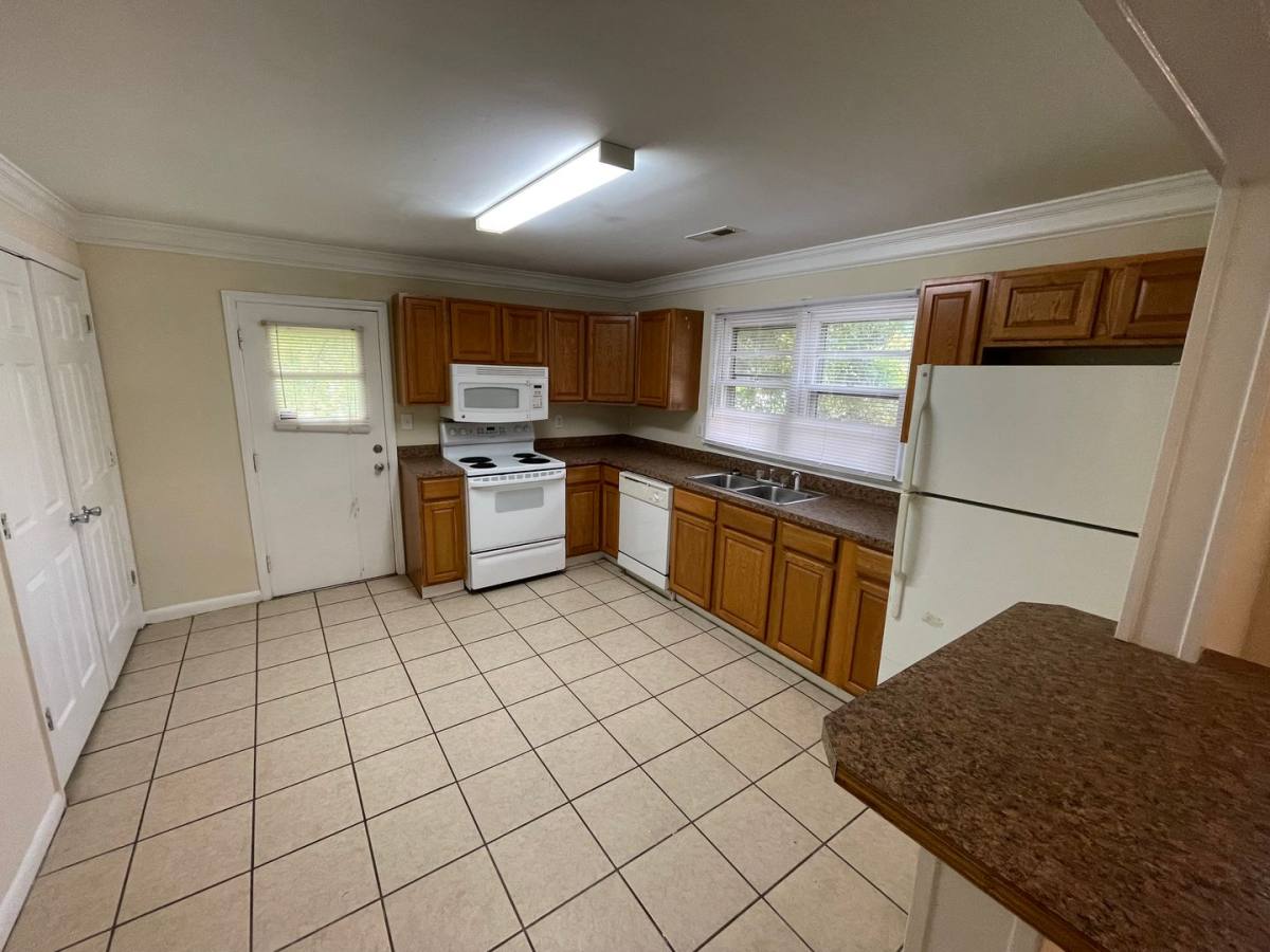 House for rent at 313 Georgia Dr, Athens, GA 30605