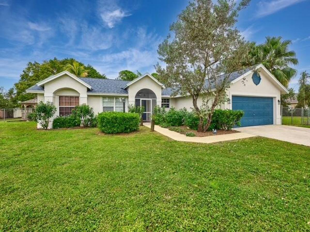 House for rent at 17567 84th Court N, Loxahatchee, FL 33470