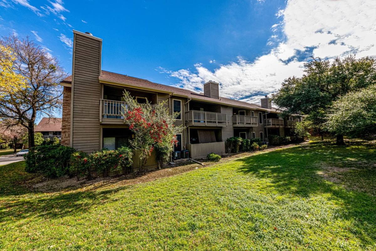 Apartment for rent at 5300 N Capital of Texas Highway, Austin, TX 78731