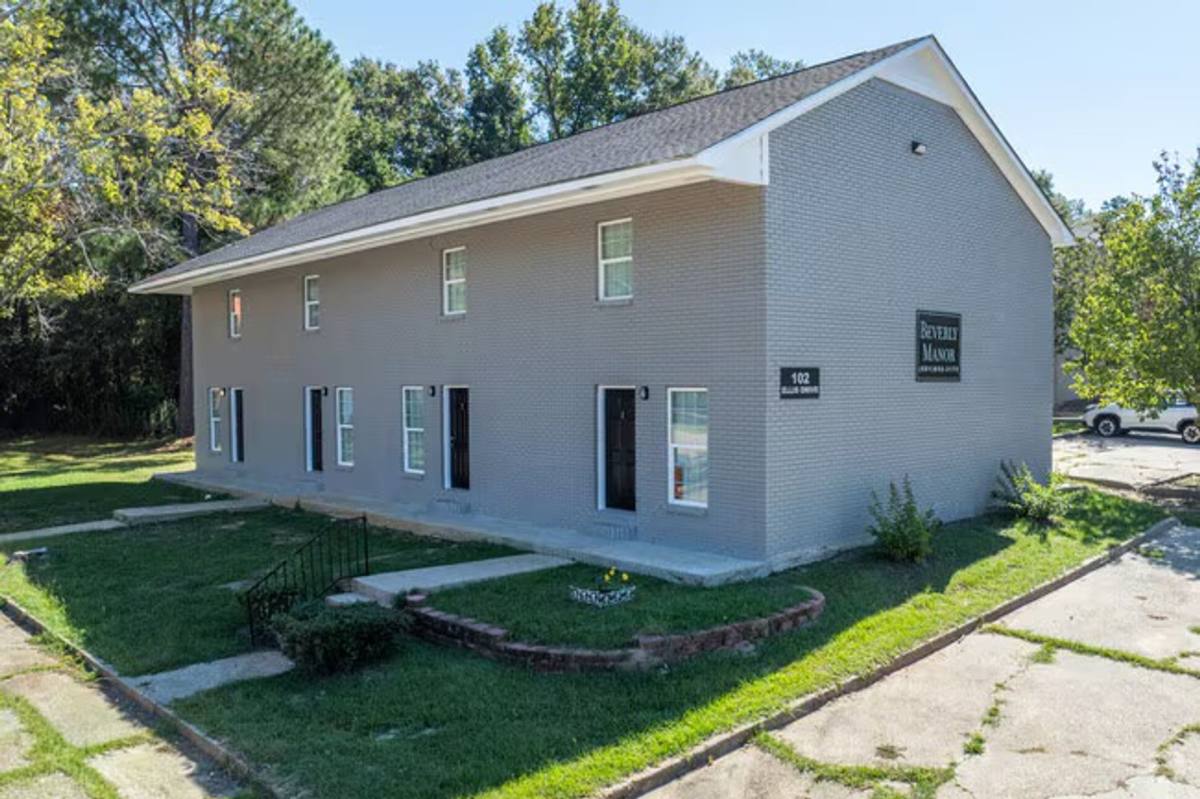 Townhouse for rent at 102 Ellis Dr, Hattiesburg, MS 39401