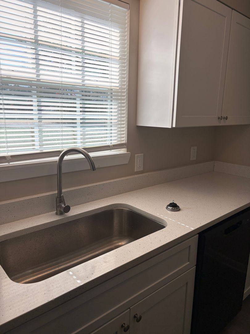 Townhouse for rent at 102 Ellis Dr, Hattiesburg, MS 39401