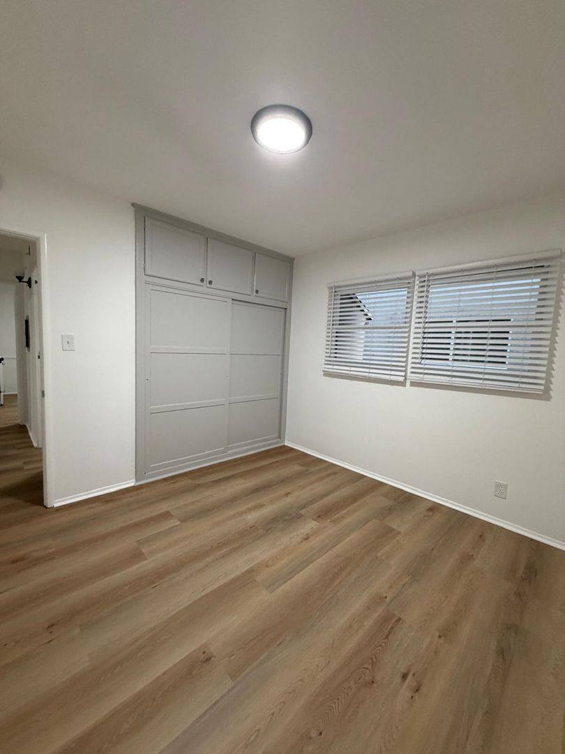 Apartment for rent at 935 N Louise St, Glendale, CA 91207