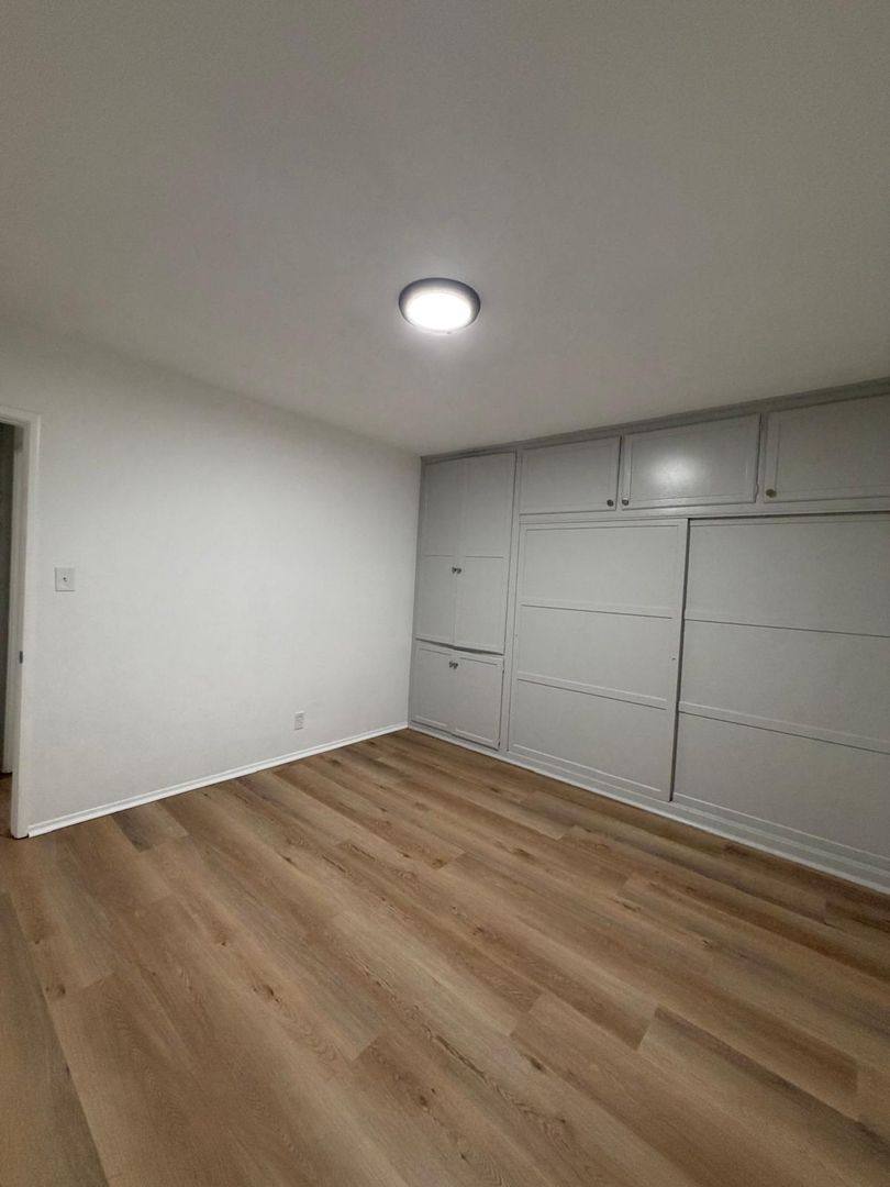 Apartment for rent at 935 N Louise St, Glendale, CA 91207