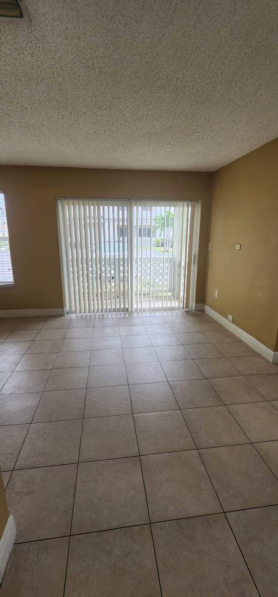 Apartment for rent at 17440 NW 67th Court, Hialeah, FL 33015